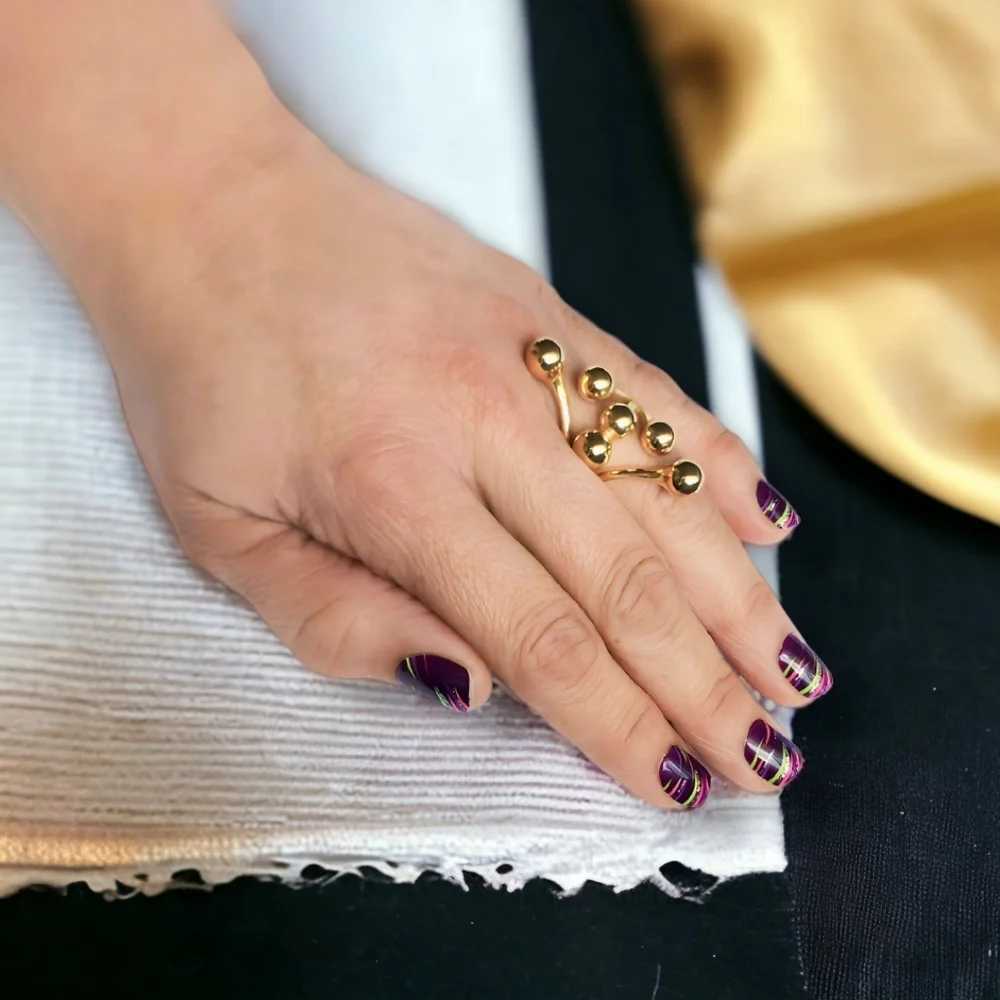 ๐๏ธ 18K Gold Plated Stainless Steel Exclusive Design Ring - Picture 6 of 7